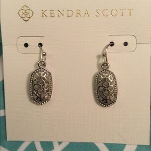 KENDRA SCOTT LEE DROP SILVER EARRINGS-NWT